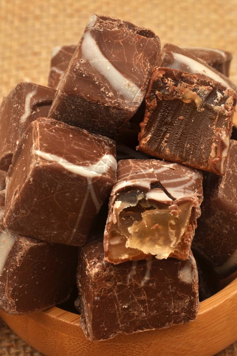 Sütlü ve Beyaz Çikolata Kaplı Kayısı Lokumu